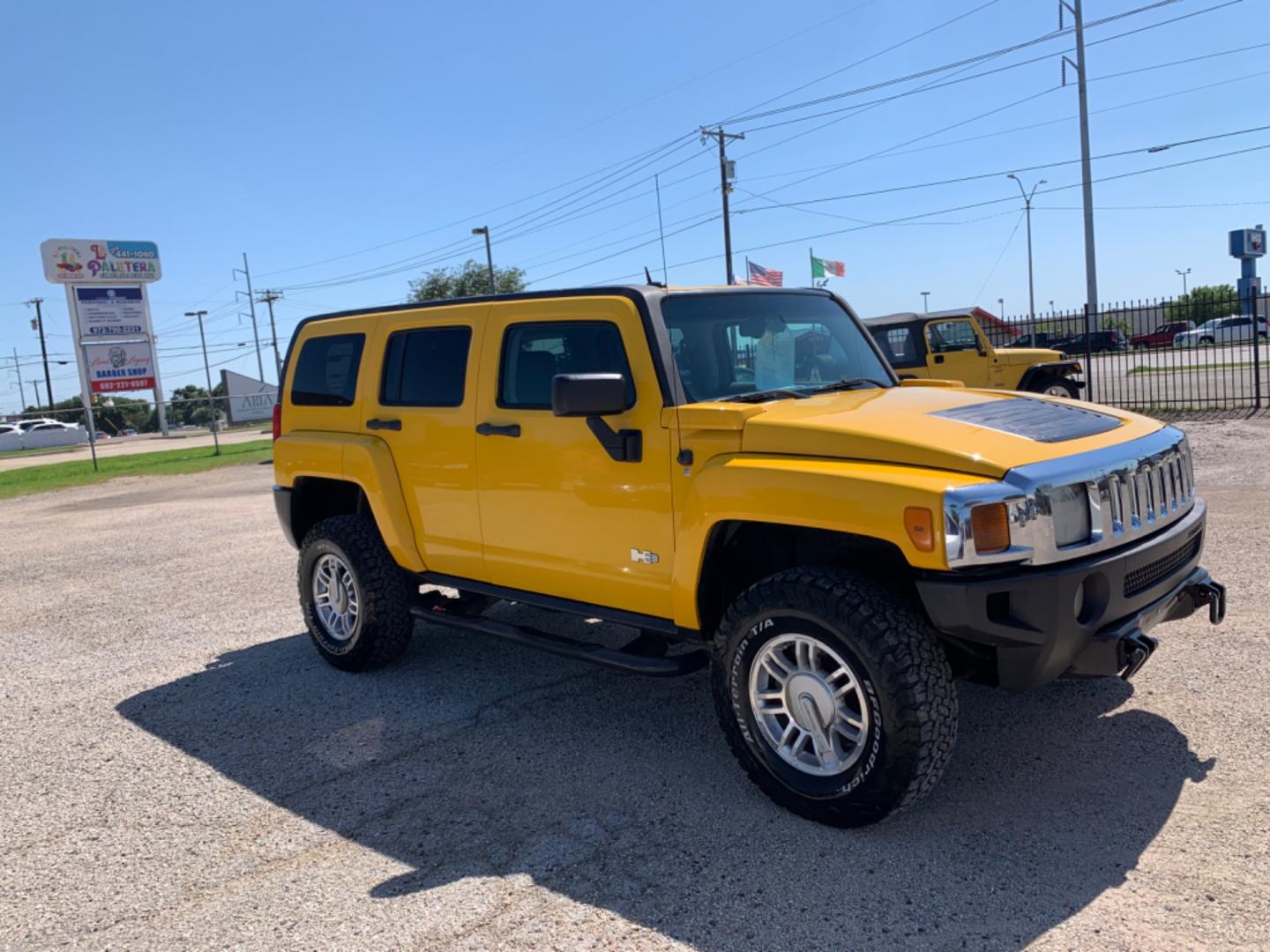 2007 Yellow Hummer H3 Adventure (5GTDN13E378) with an 3.7L L5 DOHC 20V engine, located at 1830 North Belt Line Road, Irving, TX, 75061, (469) 524-0199, 32.834373, -96.993584 - Photo#6